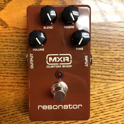 MXR CSP015 Tom Bradshaw Resonator