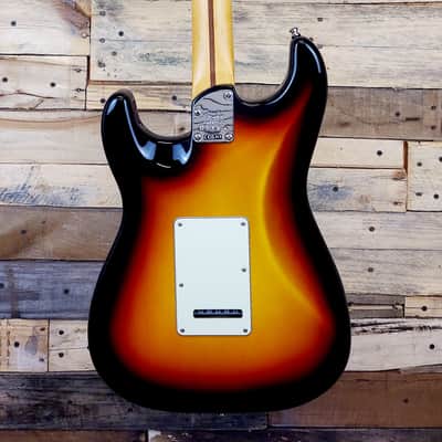 Fender American Ultra Stratocaster HSS with Maple Fretboard 2019 - Present - Ultraburst image 3