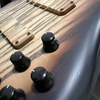 F Bass BN5 image 5