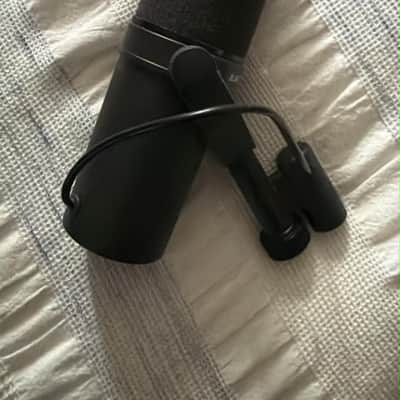 Shure SM7B Cardioid Dynamic Microphone- Black