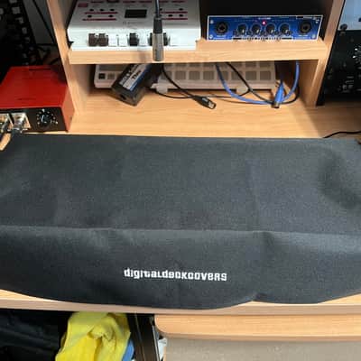 Dave Smith Instruments OB-6 Desktop 6-Voice Polyphonic Synthesizer 2017 - Present - Black image 12