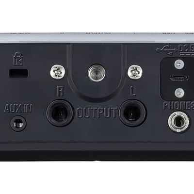 Zoom V3 Vocal Processor for Streaming & Live Performance with Harmony, Pitch Correction, Reverb & Delay, 16 Studio Effects, Battery Powered image 5