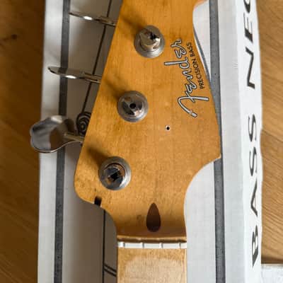 Fender Neck, Road Worn® '50's Precision Bass® Neck, 20 Vintage Frets, Maple, "C" Shape image 4