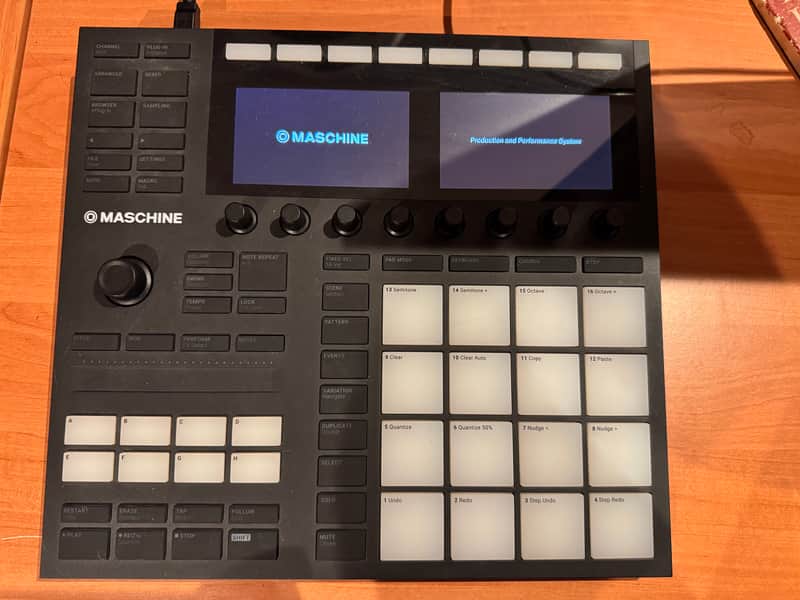 Native Instruments Maschine MKIII 2019 - Black image 1