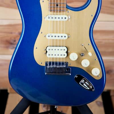 Fender American Ultra II Stratocaster HSS with Roasted Maple Fretboard 2026 - Aurora - LIMITIED RUN image 2