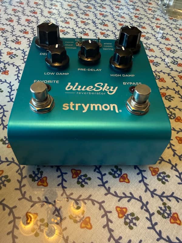 Strymon Blue Sky Reverberator V1 2010 - 2022 - Blue image 1