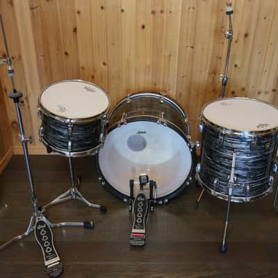 Ludwig Classic Maple Fab Outfit 9x13 / 16x16 / 14x22" Drum Set 1998 - 2015 - Black Oyster Pearl