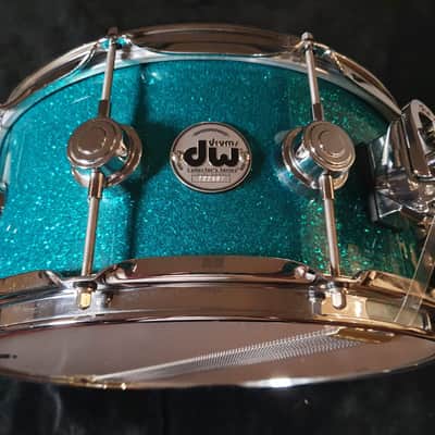 DW Collector's Series 6.5x14 VLT Maple Snare Drum 2023 - Teal Glass Finish image 3