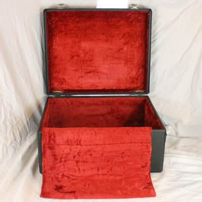 Black Ideal Hard Case for Accordion 18" x 15" x 10" (45.75cm x 38cm x 25.50cm) image 2
