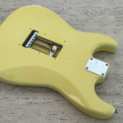 Fender Special Edition Canary Diamond Yellow 60's Stratocaster Alder BODY Vintage '62 Reissue Vintera image 8