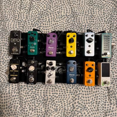 🤘 Complete Mini Pedalboard Bundle! 12 pedals! Cables! Pedalboard with built in Power supply image 7
