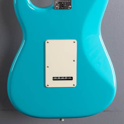 Fender American Professional II Stratocaster – Miami Blue w/Maple image 4