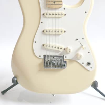 Fender Standard Stratocaster with Maple Fretboard 1983 - 1984 - Ivory White image 4
