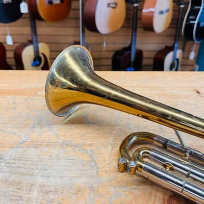 Getzen 300 Series Bb Trumpet w/Case image 8