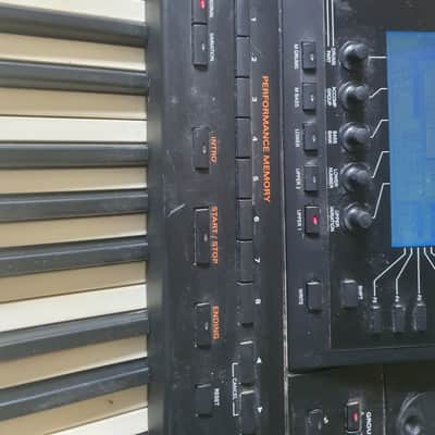 Roland G-800 Arranger Keyboard Workstation, all manuals and extra style disks - price drop image 8