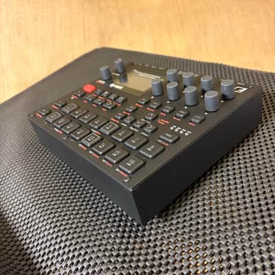 Elektron Syntakt 12 Voice Drum Computer & Synthesizer - Black image 4