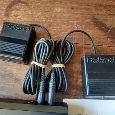 Roland CR-1000 /w 2 original footswitches and manual image 5