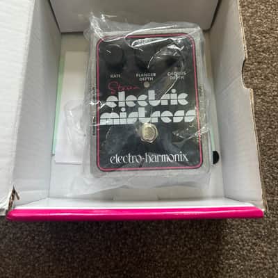Electro-Harmonix Stereo Electric Mistress Flanger / Chorus 2007 - Present - Black / Pink image 1