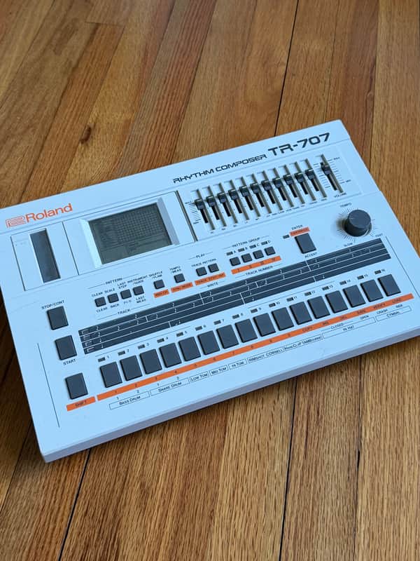 Roland TR-707 Rhythm Composer image 1