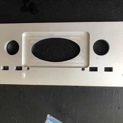 Avalon M4 Mic Preamp front pannel image 2