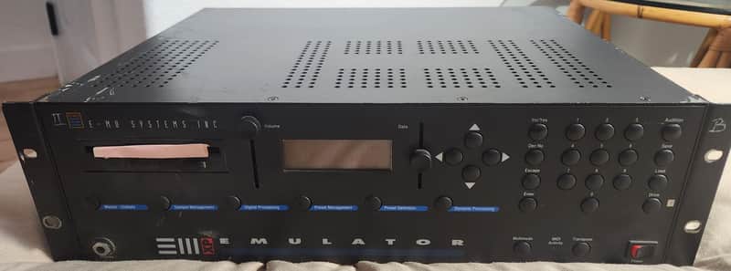 E-MU Systems Emulator III XP Rackmount 32-Voice Sampler Workstation 1993 - Black image 1