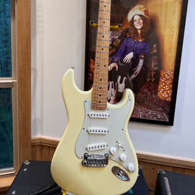 2025 G&L USA Custom Shop Icon Inspired Jimi Hendrix Legacy in Vintage White light Relic, reverse headstock, SSL2 pickups with Custom Shop Deluxe Gig Big! image 2