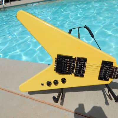 Hamer Vector 1981 Yellow V OHSC Tags image 3