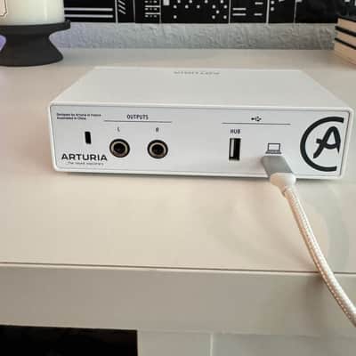 Arturia MiniFuse 1 USB-C Audio Interface 2021 - White image 4