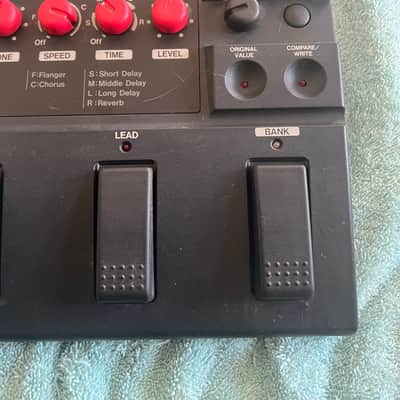 Korg G3 multi effects processor floor pedal with power supply. image 3