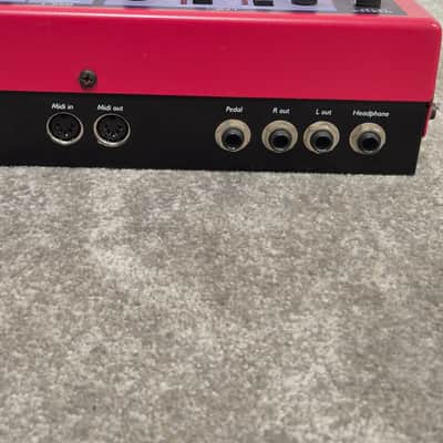 Nord Lead One Virtual Analog Synthesis Keyboard, 12 Voices - Excellent w/ Original Box image 9