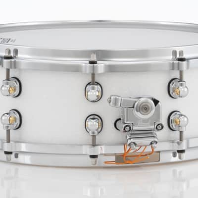 Pearl Reference One 20-PLY 13x6.5" Hybrid Maple/Birch Snow White Glitter Custom Lacquer Snare Drum Mastercast Die-cast Hoops Single Swivel Lugs Glide-lock Strainer | WorldShip | Authorized Dealer image 3