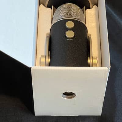 Blue Yeti Pro USB & XLR Studio Condenser Microphone w/ Original Box - Mint image 6