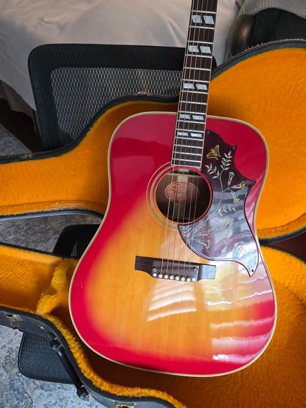 Gibson Hummingbird 1960 - 1968 - Cherry Sunburst image 1