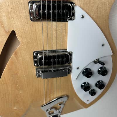 Rickenbacker 330 2022 - MapleGlo image 3