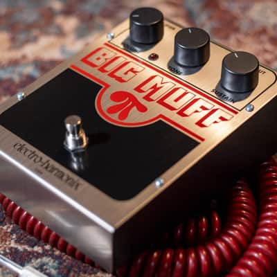 Electro-Harmonix Big Muff Pi Distortion/Fuzz Guitar Effects Pedal image 6