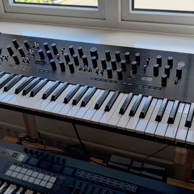 Korg Prologue 16 Polyphonic 61-Key 16-Voice Analog Synthesizer 2018 - Present - Black/Wood