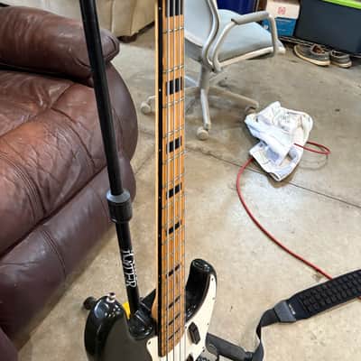 Fender Jazz Bass with Maple Fretboard 1970 - 1974 - Black image 9