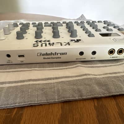 Elektron Model:Samples 2019 - 2020 - White image 2