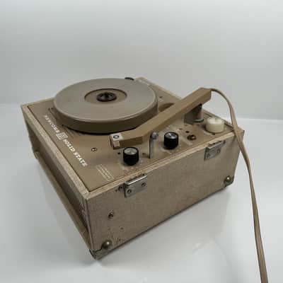 Newcomb Solid State portable suitcase record player EDT-15C Vintage 1970’s image 8