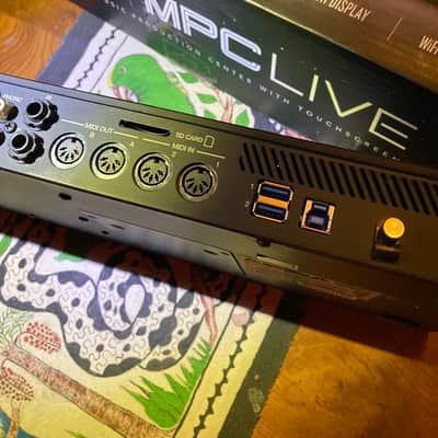 Akai MPC Live Standalone Sampler / Sequencer 2017 - 2020 - Black image 4