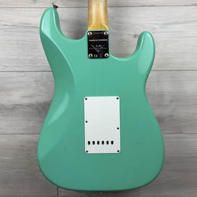 FENDER Custom Shop '62/'63 Stratocaster Left Hand Journeyman, Aged Sea Foam Green image 6