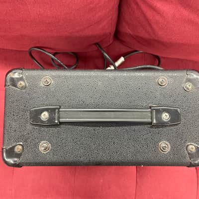Yamaha HY-10G III Guitar Amplifier - Black image 3