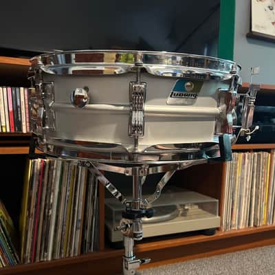 Ludwig No. 404 Acrolite 5x14" 8-Lug Aluminum Snare Drum with Pointed Blue/Olive Badge 1969 - 1979 - Matte Aluminum image 2