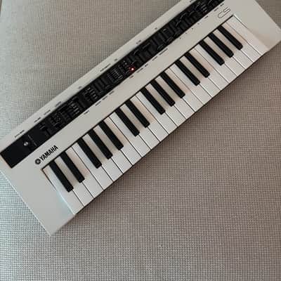 Yamaha Reface CS Mini Mobile Keyboard 2015 - Present - White