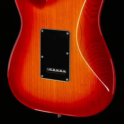 Fender American Ultra Luxe Stratocaster Maple Fingerboard Plasma Red Burst (568) image 2