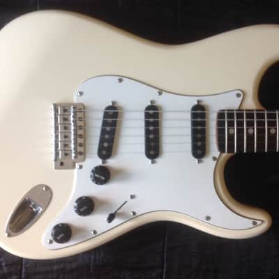 1979 Aria Pro II Japan Strikin' Sound Stratocaster Olympic White