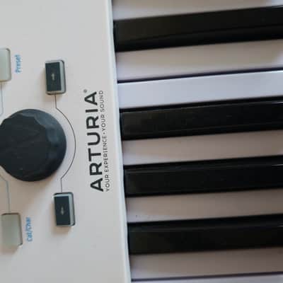 Arturia KeyLab Essential 49 MIDI Controller 2017 - Present - White image 10