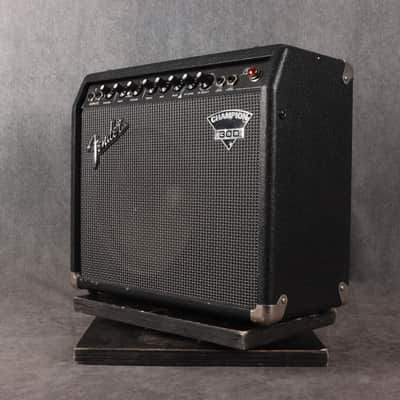 Fender Champion 300 - 2nd Hand image 4