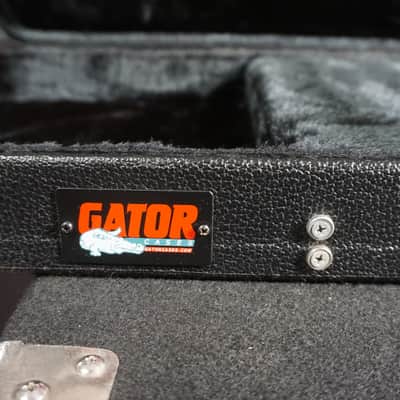 Gator Hard Shell Wood Case Electric Guitar image 2