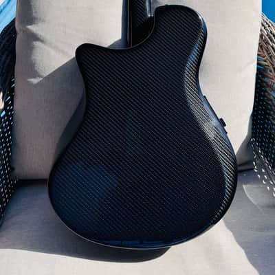 Brand New - Emerald X10 - Black Quilted Maple image 5